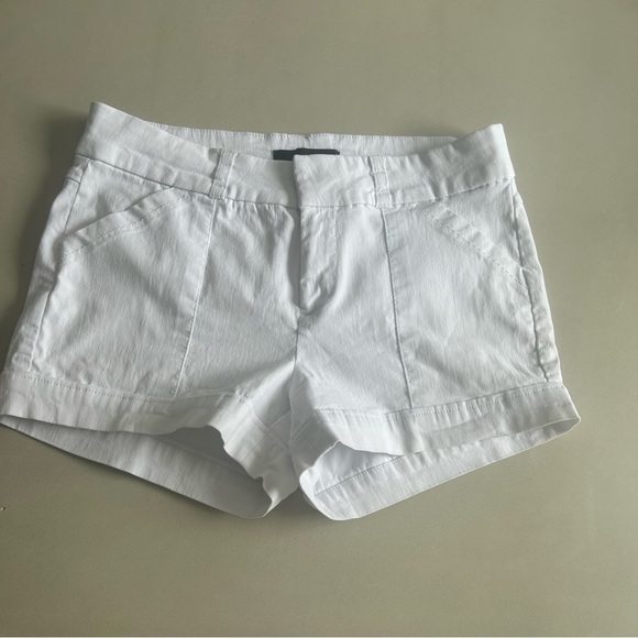 BeBop Women's Stretch White Shorts. Size 9 - Picture 3 of 9